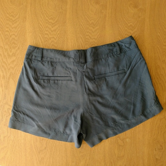 Banana Republic grey shorts - Picture 2 of 3